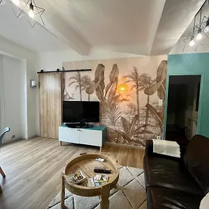 https://sashablue-terrasse-jardin-park-clim-piscinette.fr-provencehotel.com